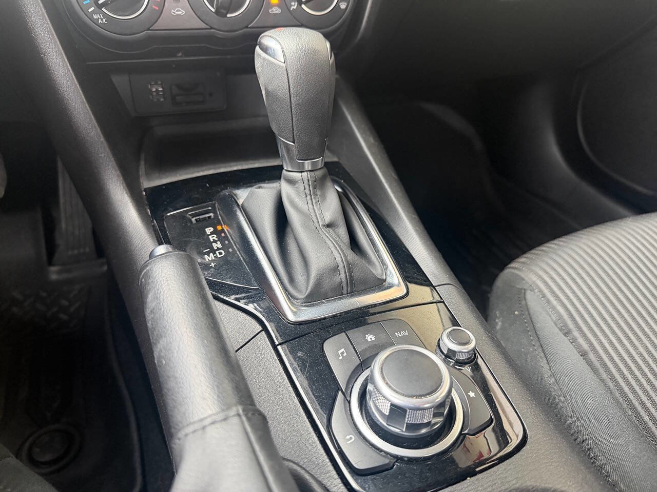 Used 2016 MAZDA MAZDA3 i Sport w/ Preferred Equipment Package FWD image 21