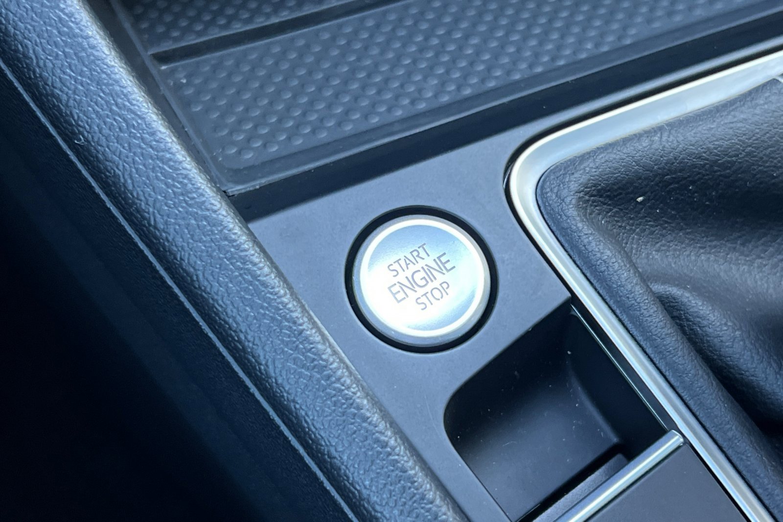 Certified 2025 Volkswagen Jetta SE image 21