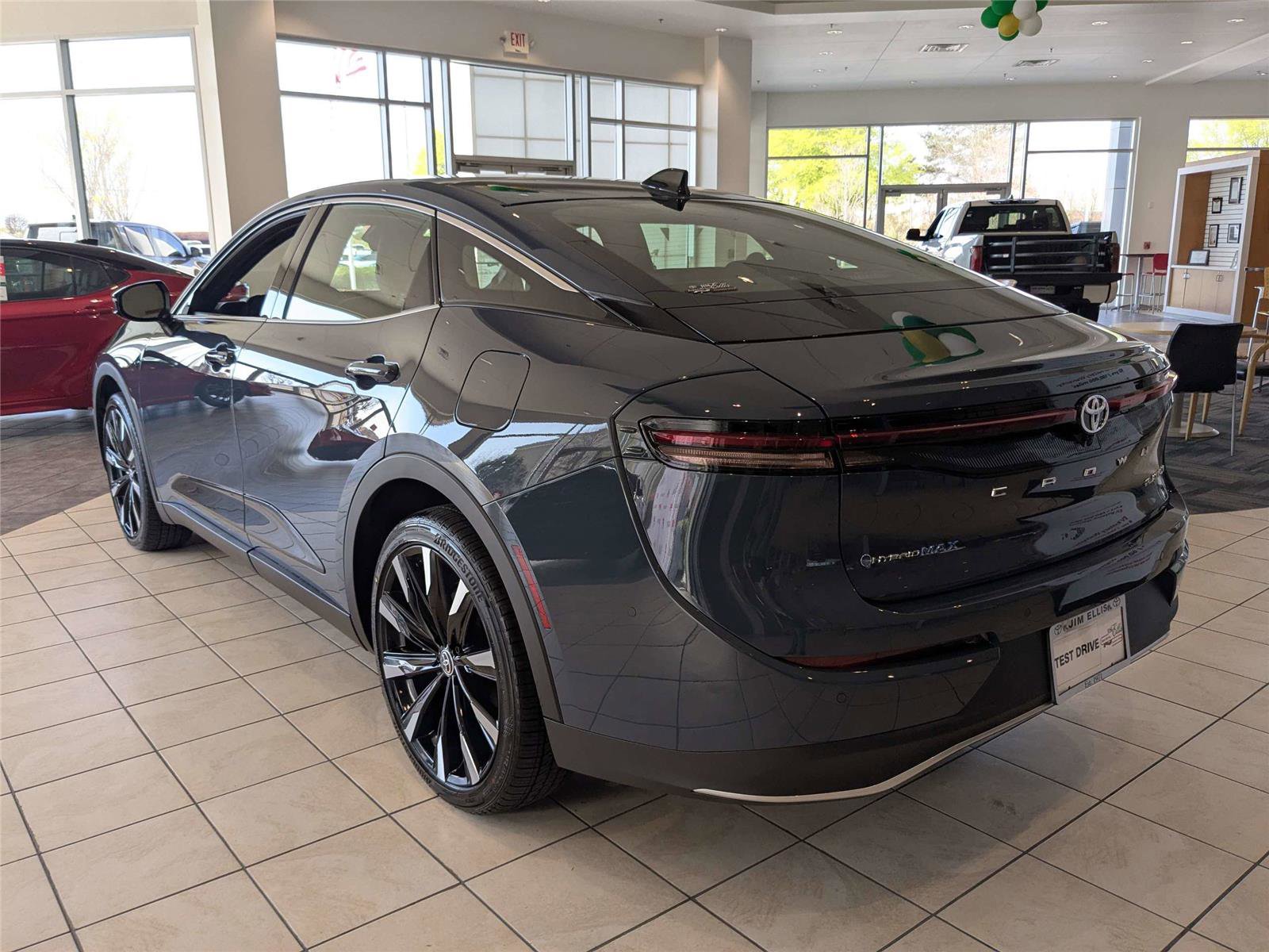 New 2026 Toyota Crown Platinum image 4