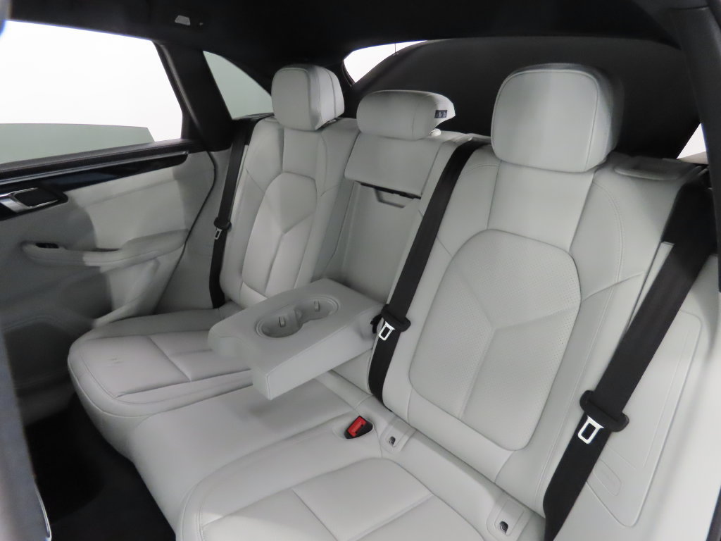 Certified 2023 Porsche Macan S AWD/4WD image 41