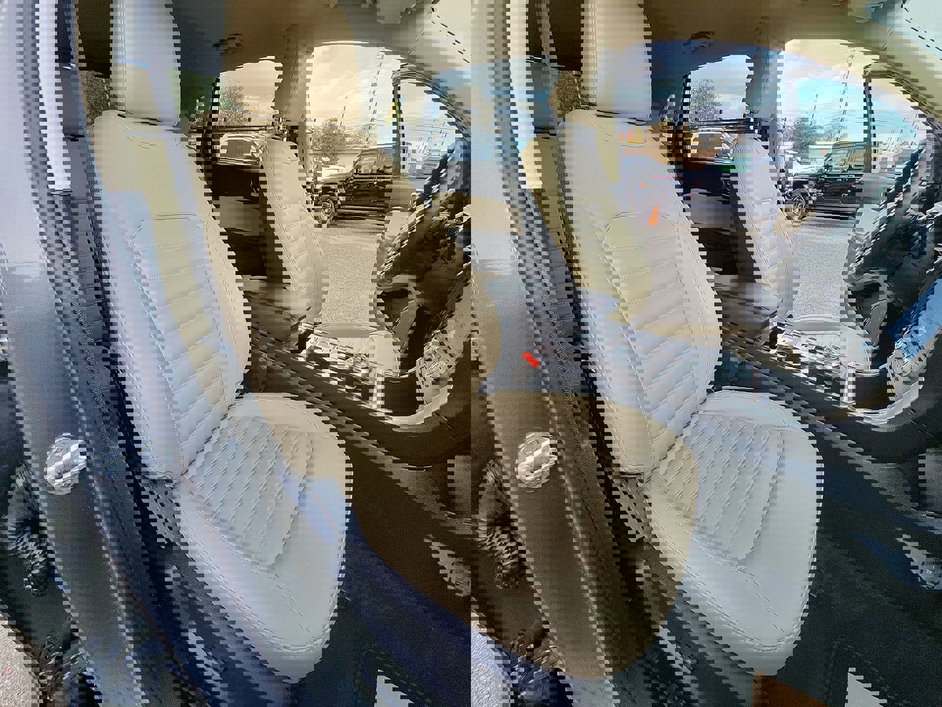 Used 2024 Ford Edge SEL w/ Convenience Package image 24