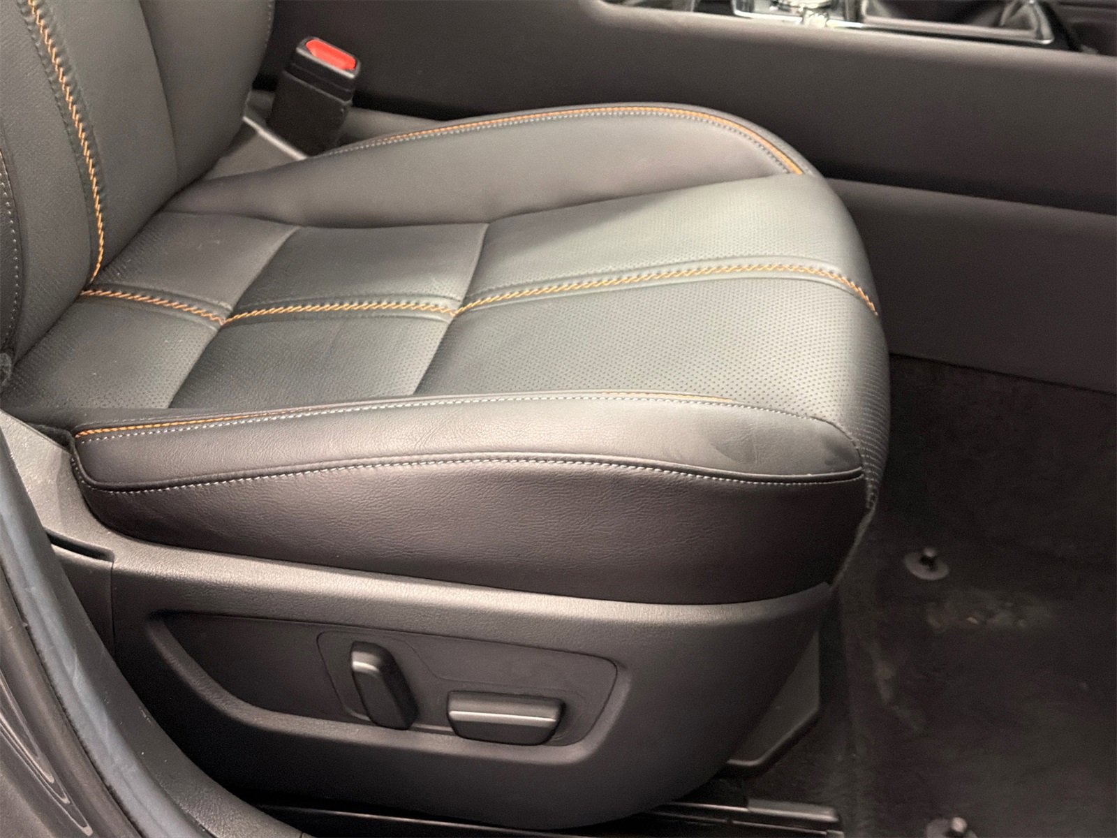 Used 2025 MAZDA CX-50 AWD 2.5 S w/ Premium Plus Pkg image 12