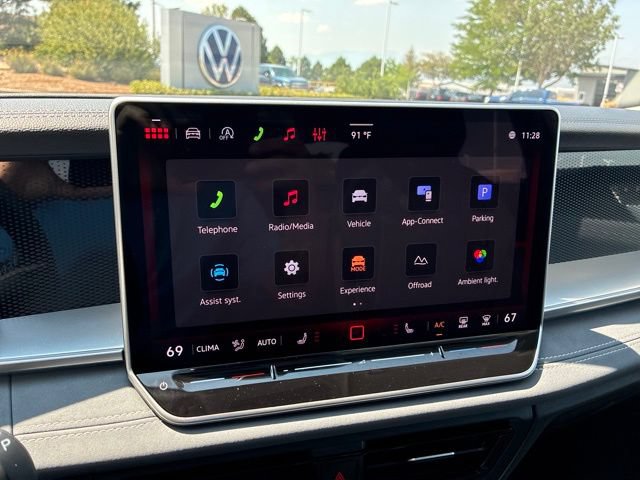Used 2026 Volkswagen Tiguan SE w/ Panoramic Sunroof Package AWD/4WD image 22