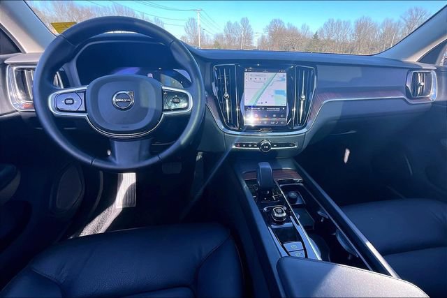 Used 2025 Volvo V60 B5 Cross Country Plus AWD/4WD image 7