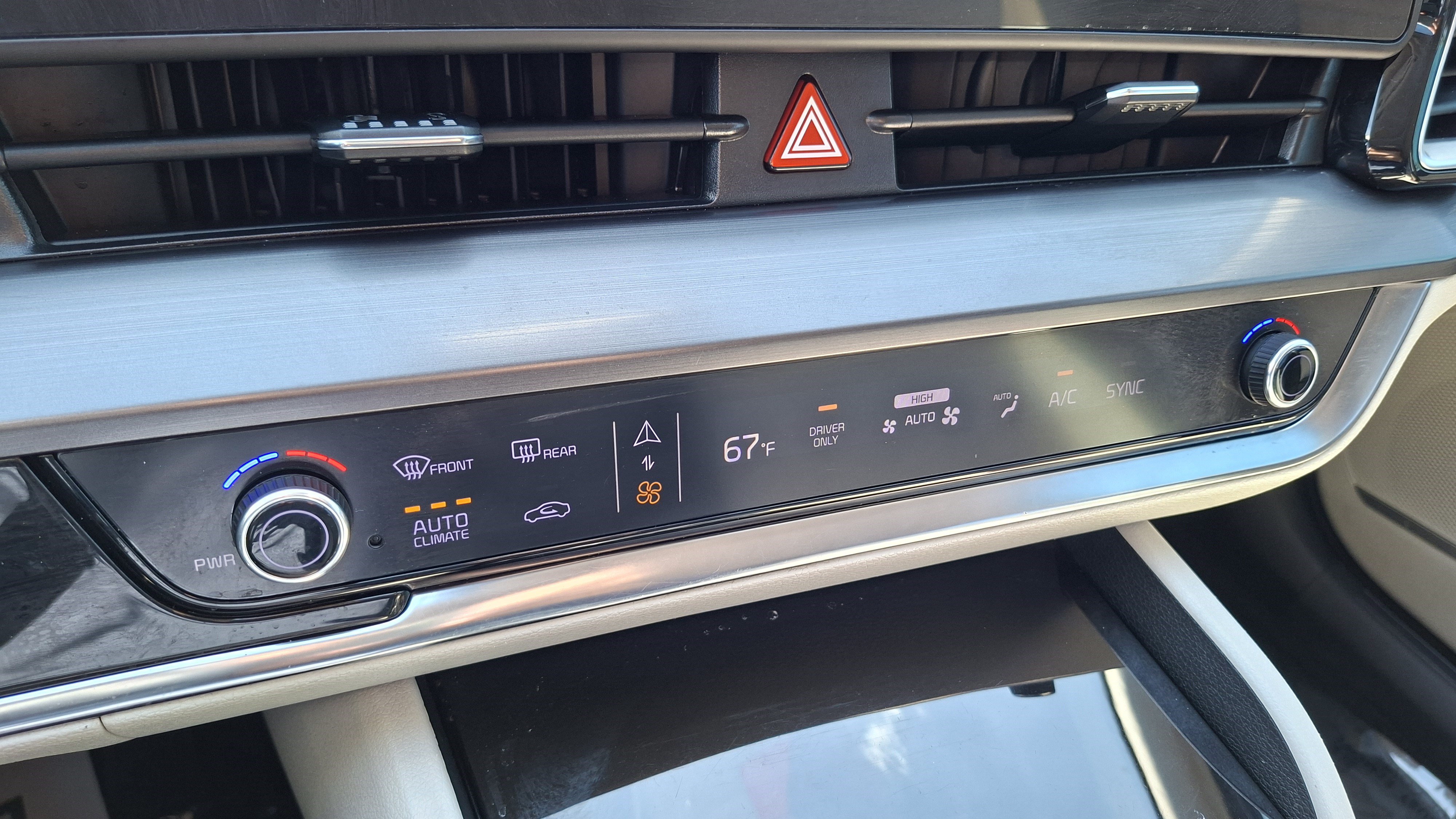 Used 2023 Kia Sportage EX AWD/4WD image 15