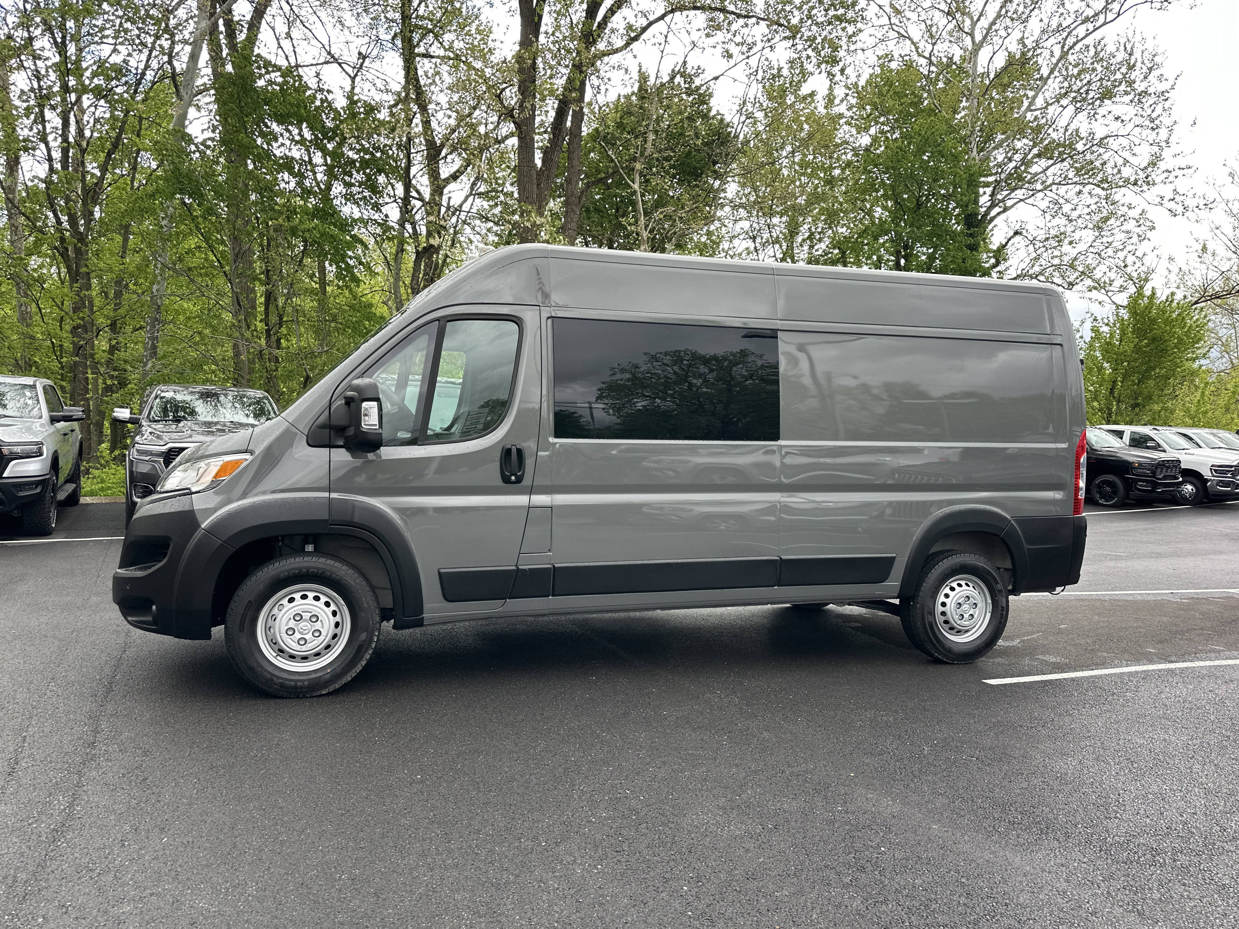 New 2025 RAM ProMaster 2500 w/ Crew Van Package FWD image 26