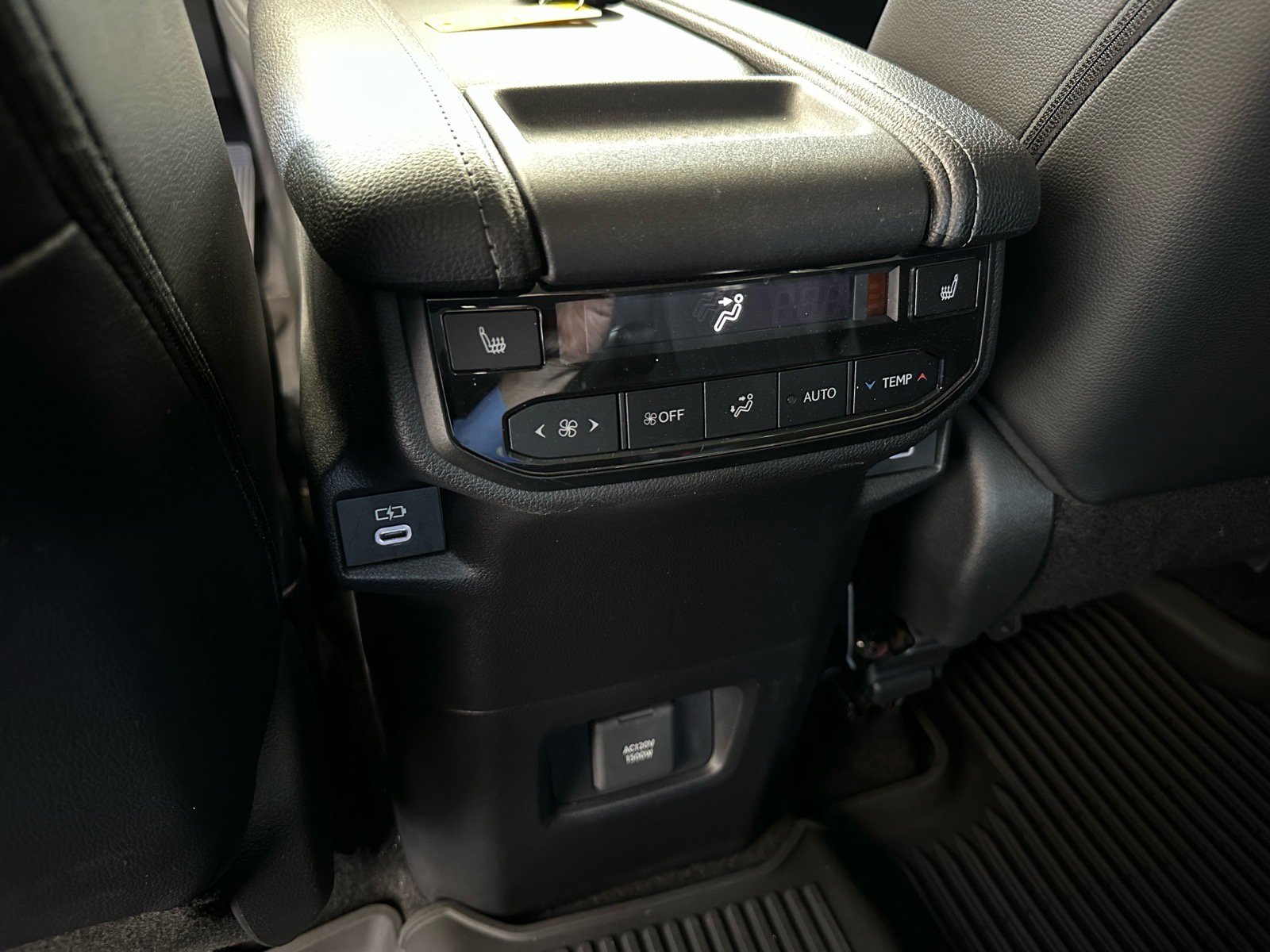 Used 2024 Toyota Grand Highlander Limited image 33