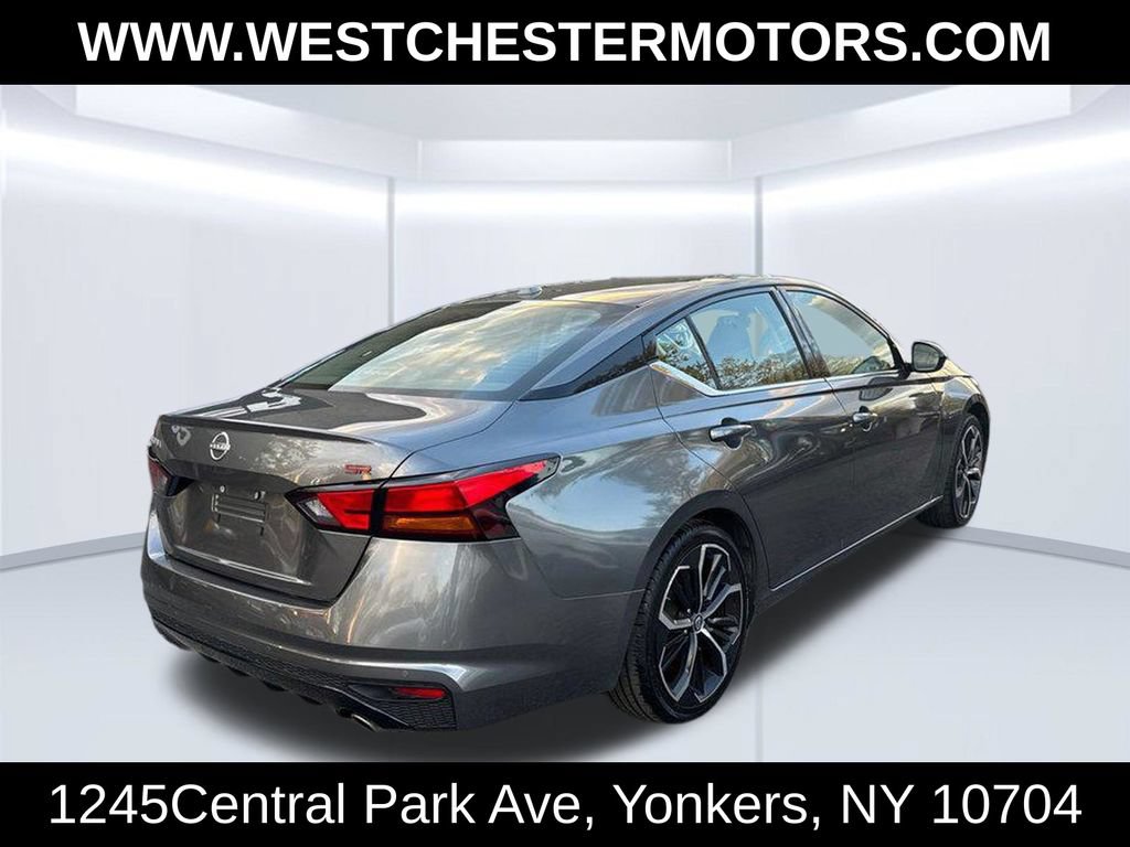 Used 2023 Nissan Altima 2.5 SR FWD image 4