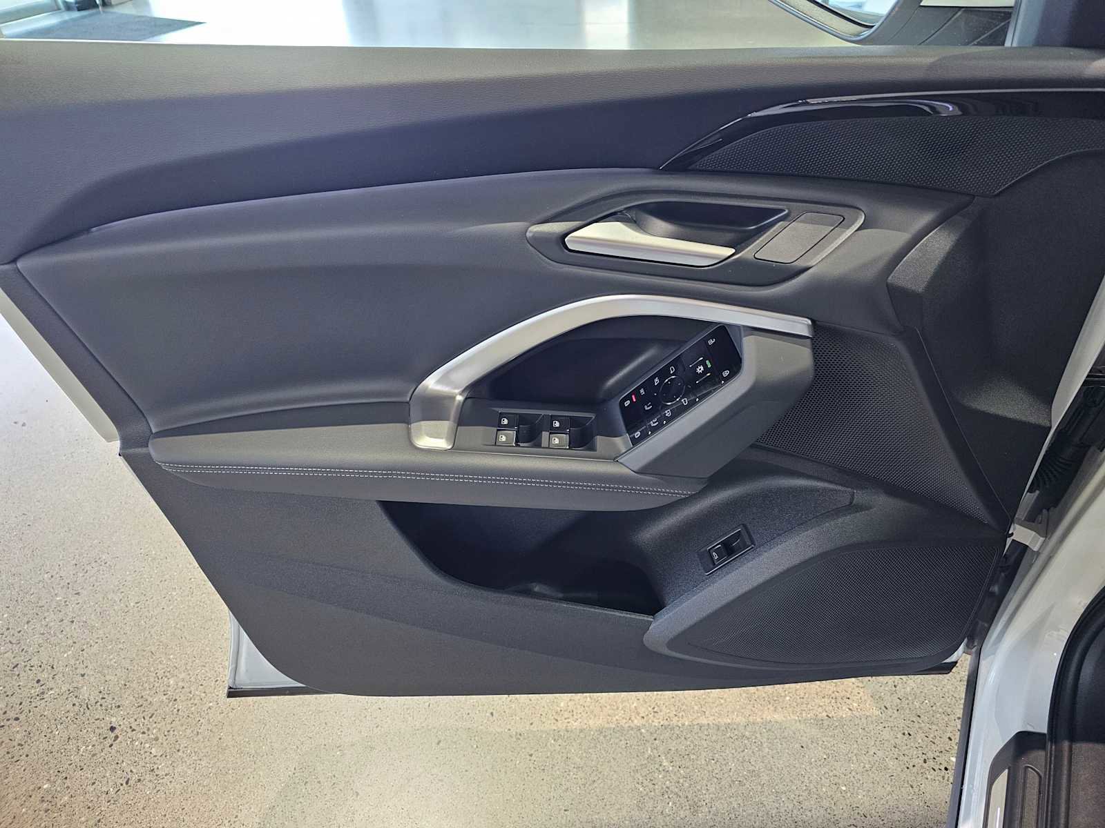 Certified 2025 Audi Q5 Premium image 22