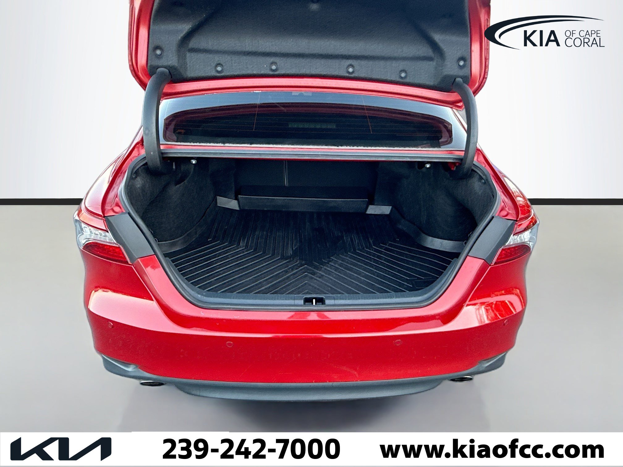 Used 2023 Toyota Camry XLE w/ Navigation Package image 12