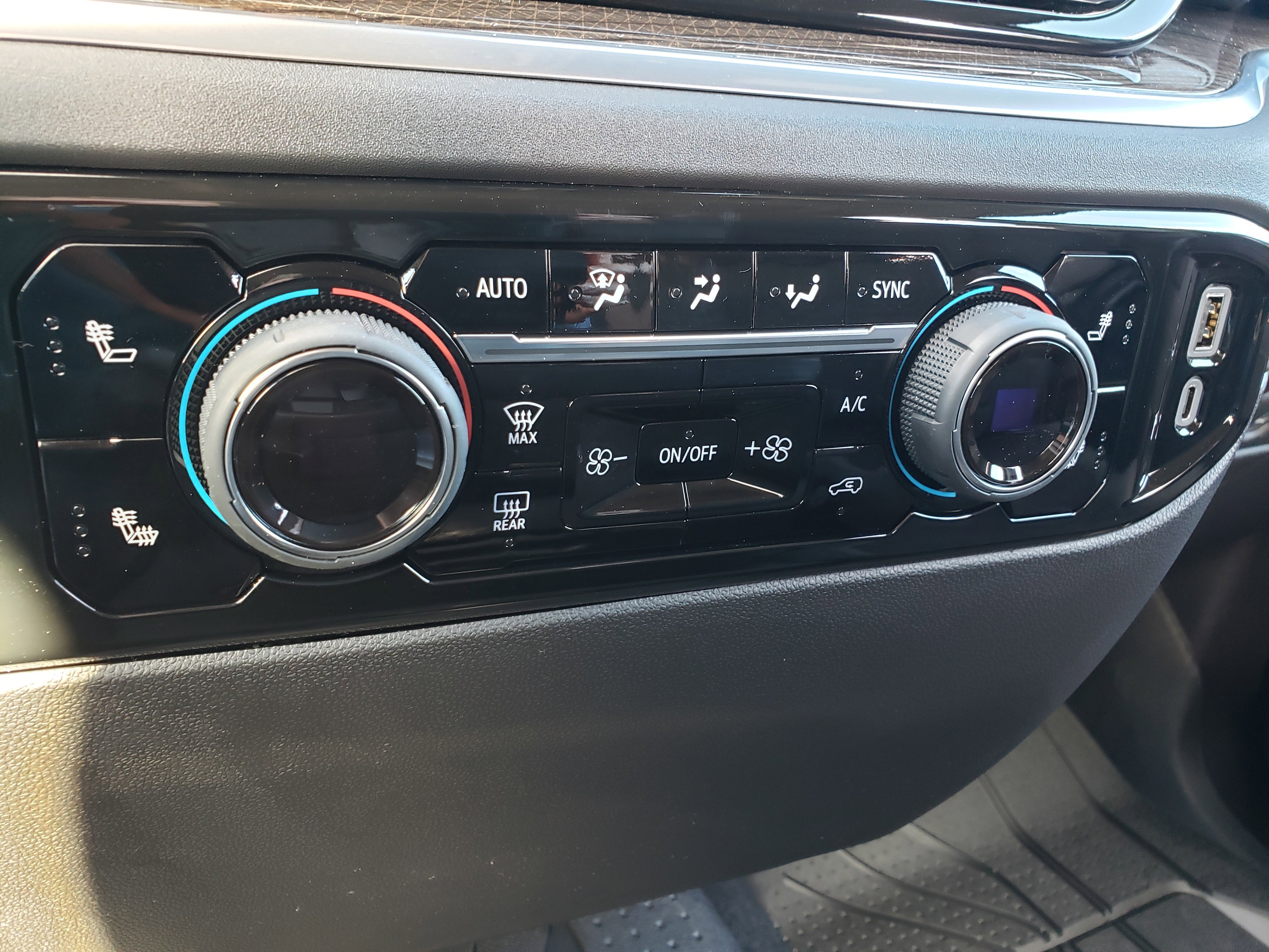 New 2026 Chevrolet Silverado 1500 RST w/ RST Select Package image 21