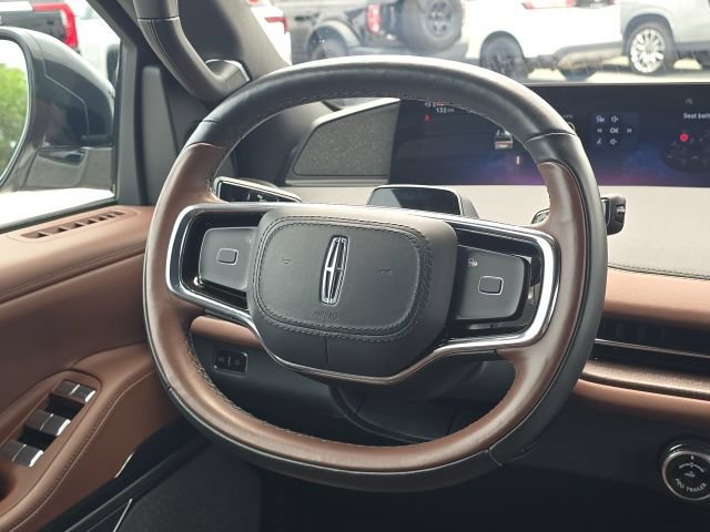 Used 2025 Lincoln Navigator L Reserve AWD/4WD image 42