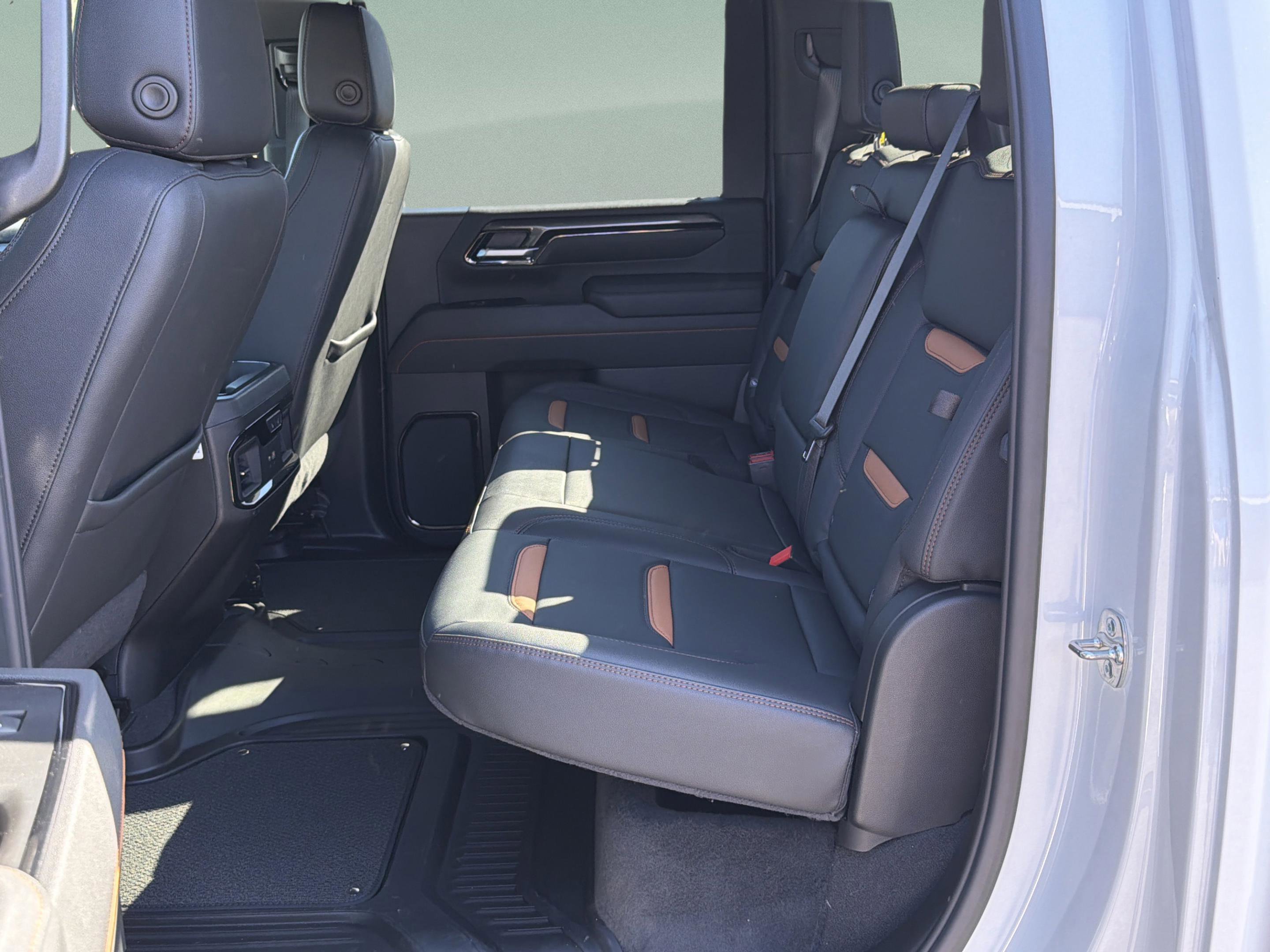 Used 2026 GMC Sierra 2500 AT4 image 21