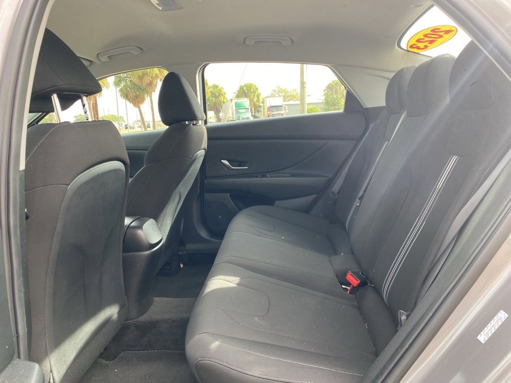 Used 2023 Hyundai Elantra SEL w/ Preferred Accessory Package image 11