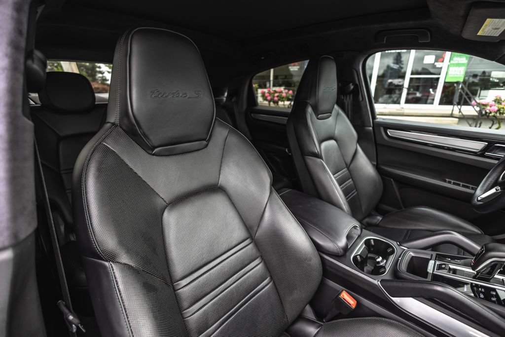 Used 2023 Porsche Cayenne Turbo S AWD/4WD image 33
