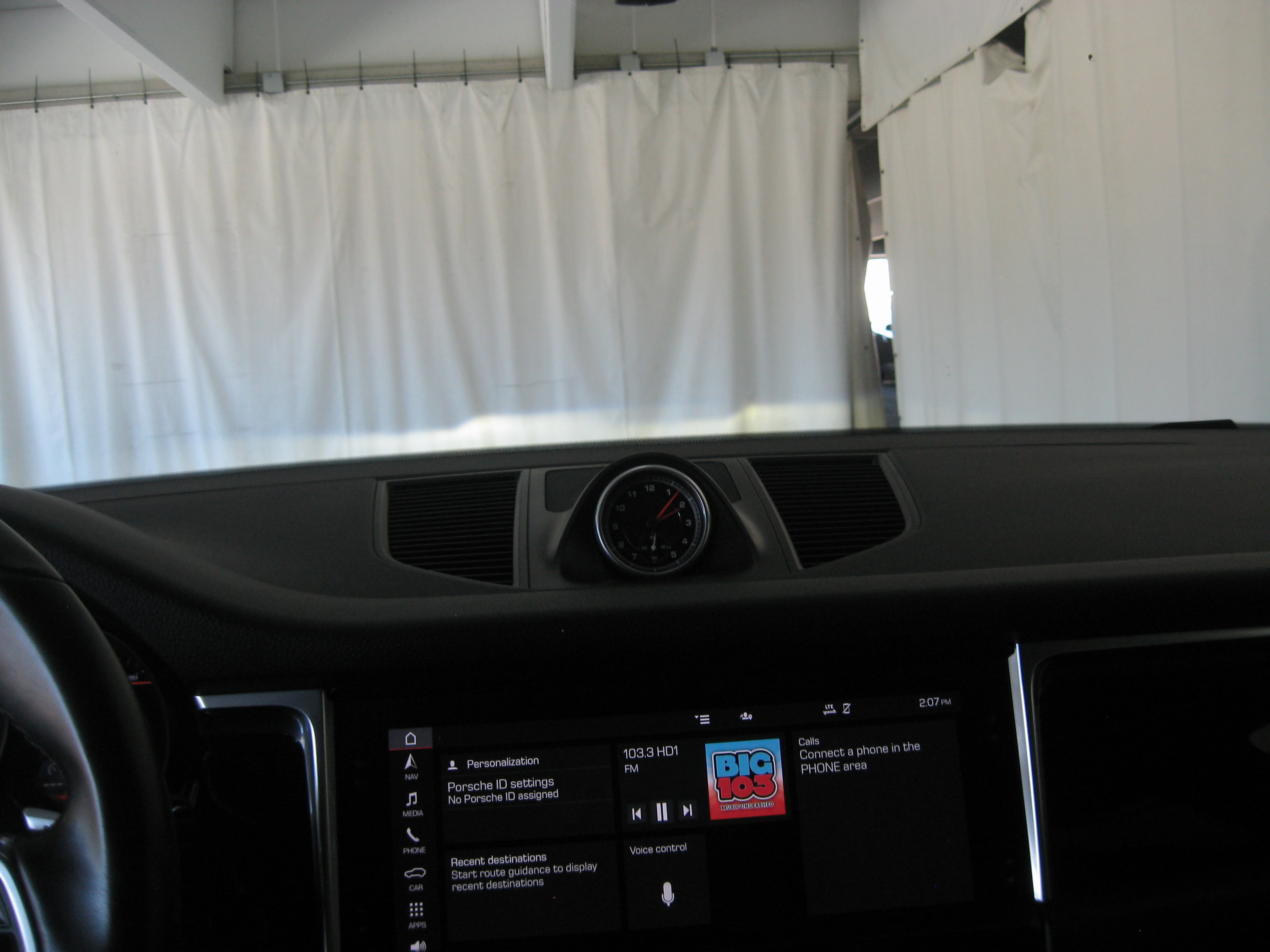 Used 2021 Porsche Macan image 17