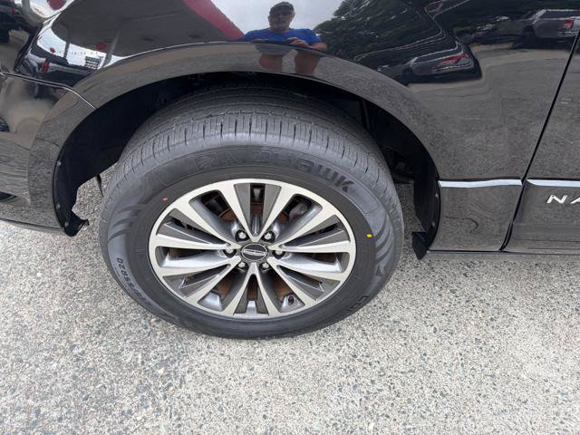 Used 2016 Lincoln Navigator Select AWD/4WD image 13