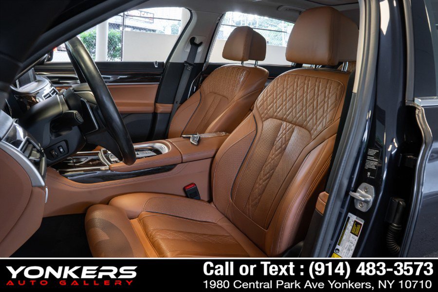 Used 2019 BMW 750i xDrive w/ Executive Package AWD/4WD image 45