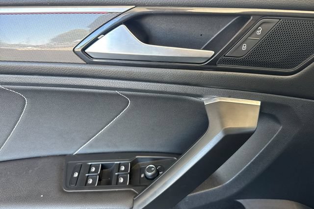 Used 2023 Volkswagen Tiguan SE R-Line AWD/4WD image 11