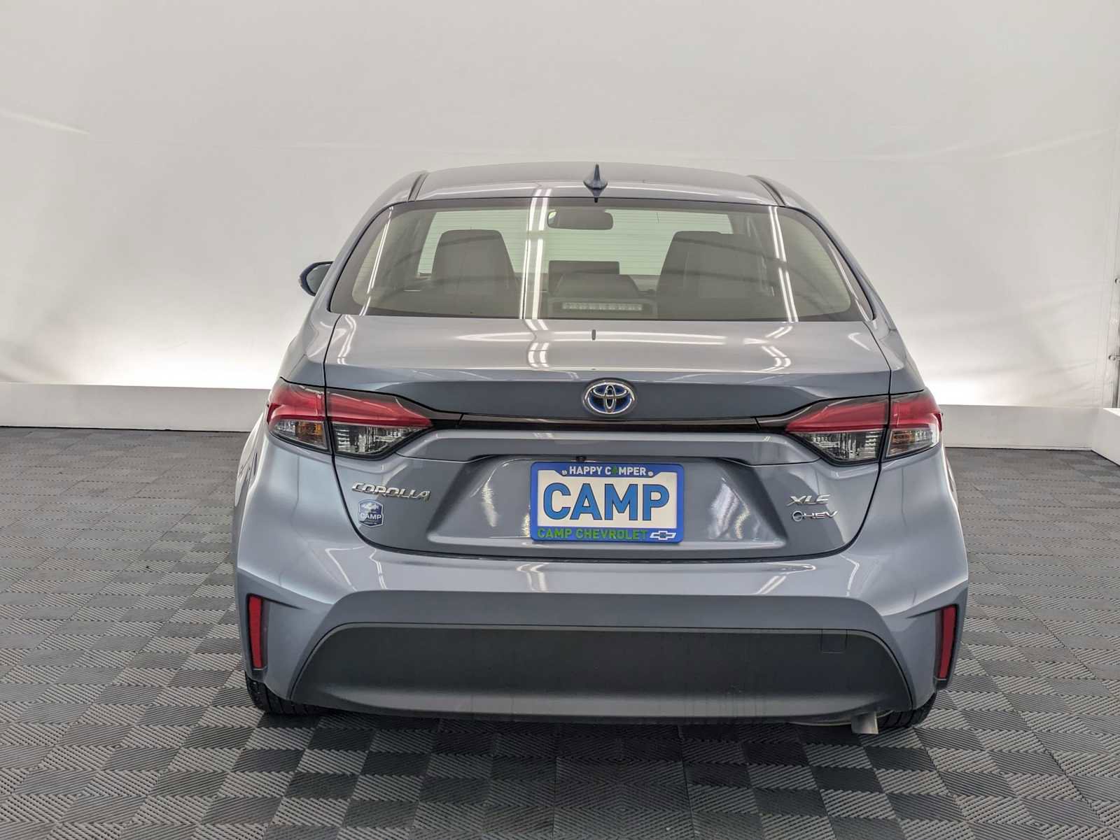 Used 2025 Toyota Corolla XLE FWD image 5