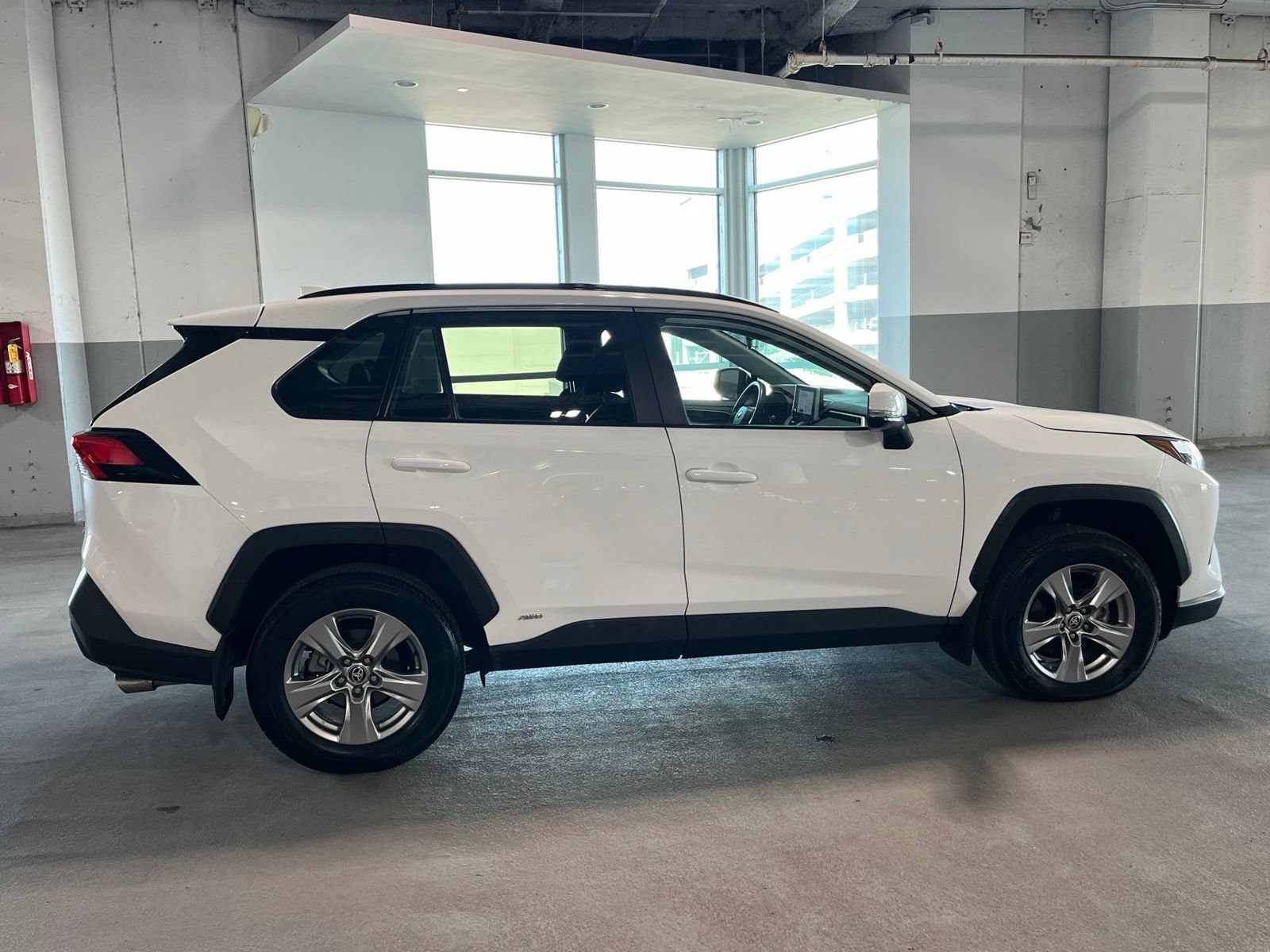 Used 2025 Toyota RAV4 LE AWD/4WD image 12
