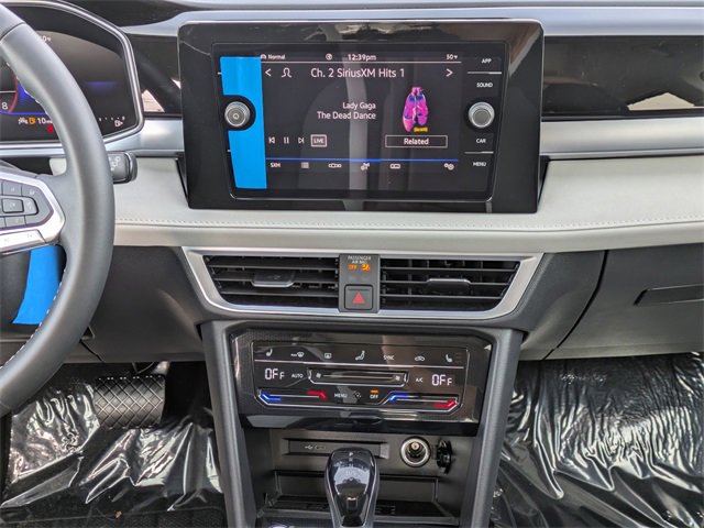 New 2026 Volkswagen Taos SE image 19