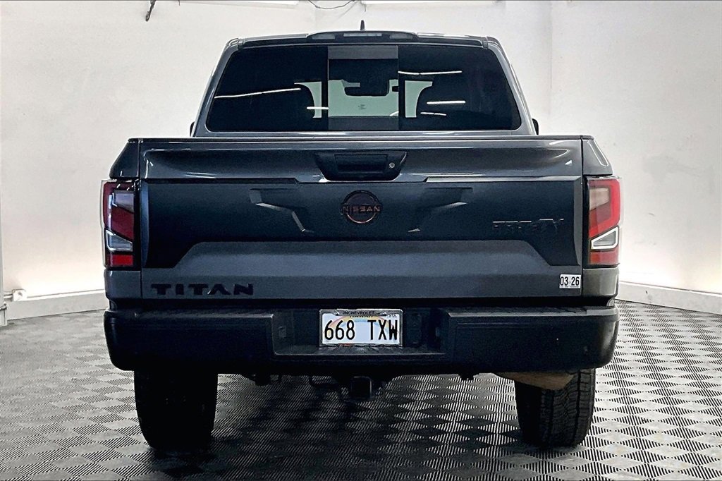 Used 2023 Nissan Titan PRO-4X image 3