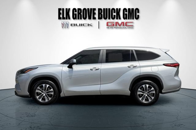 Used 2023 Toyota Highlander XLE FWD image 7