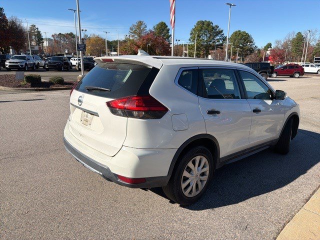 Used 2017 Nissan Rogue S image 5