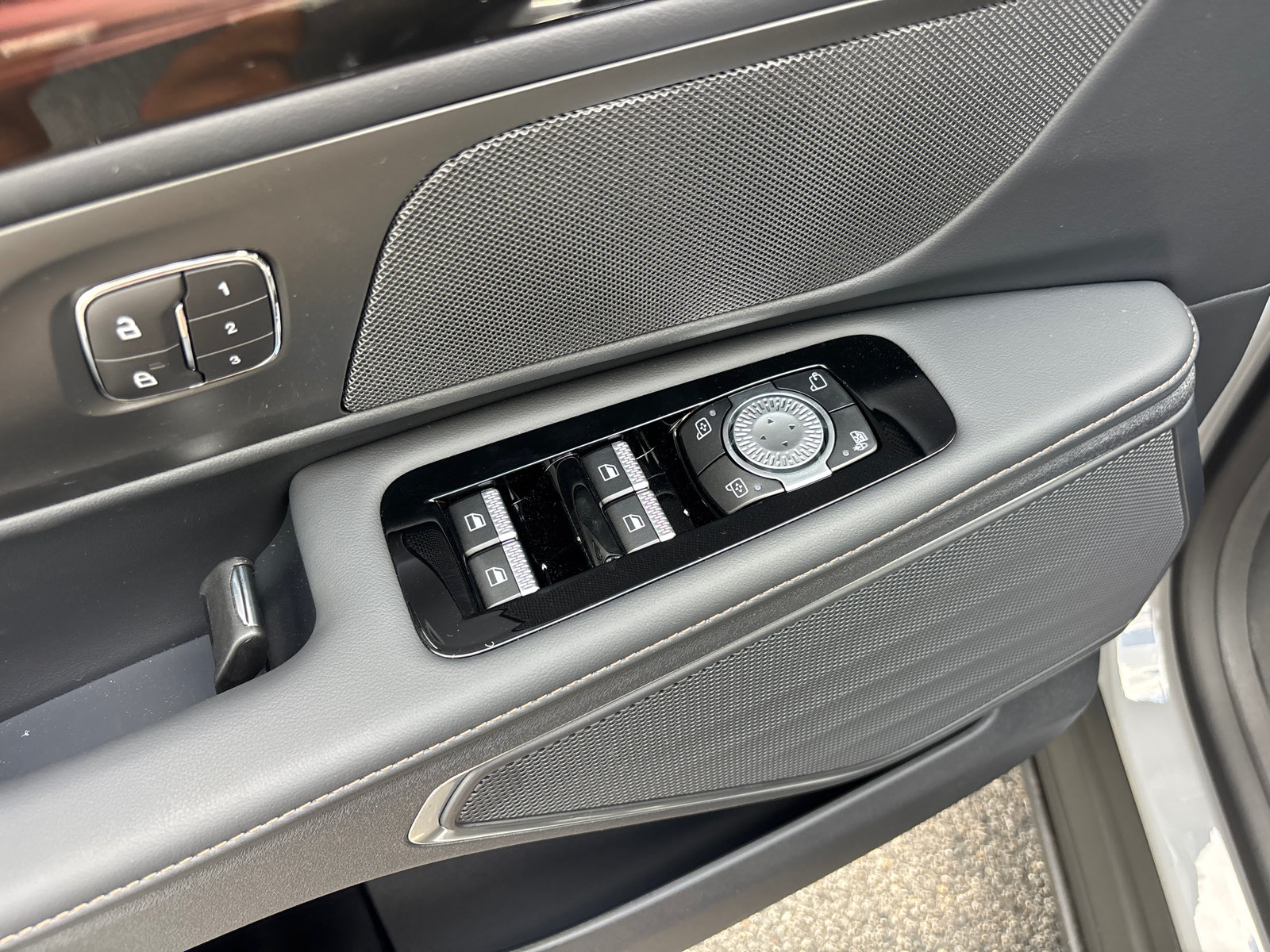 New 2026 Lincoln Nautilus Premier AWD/4WD image 13