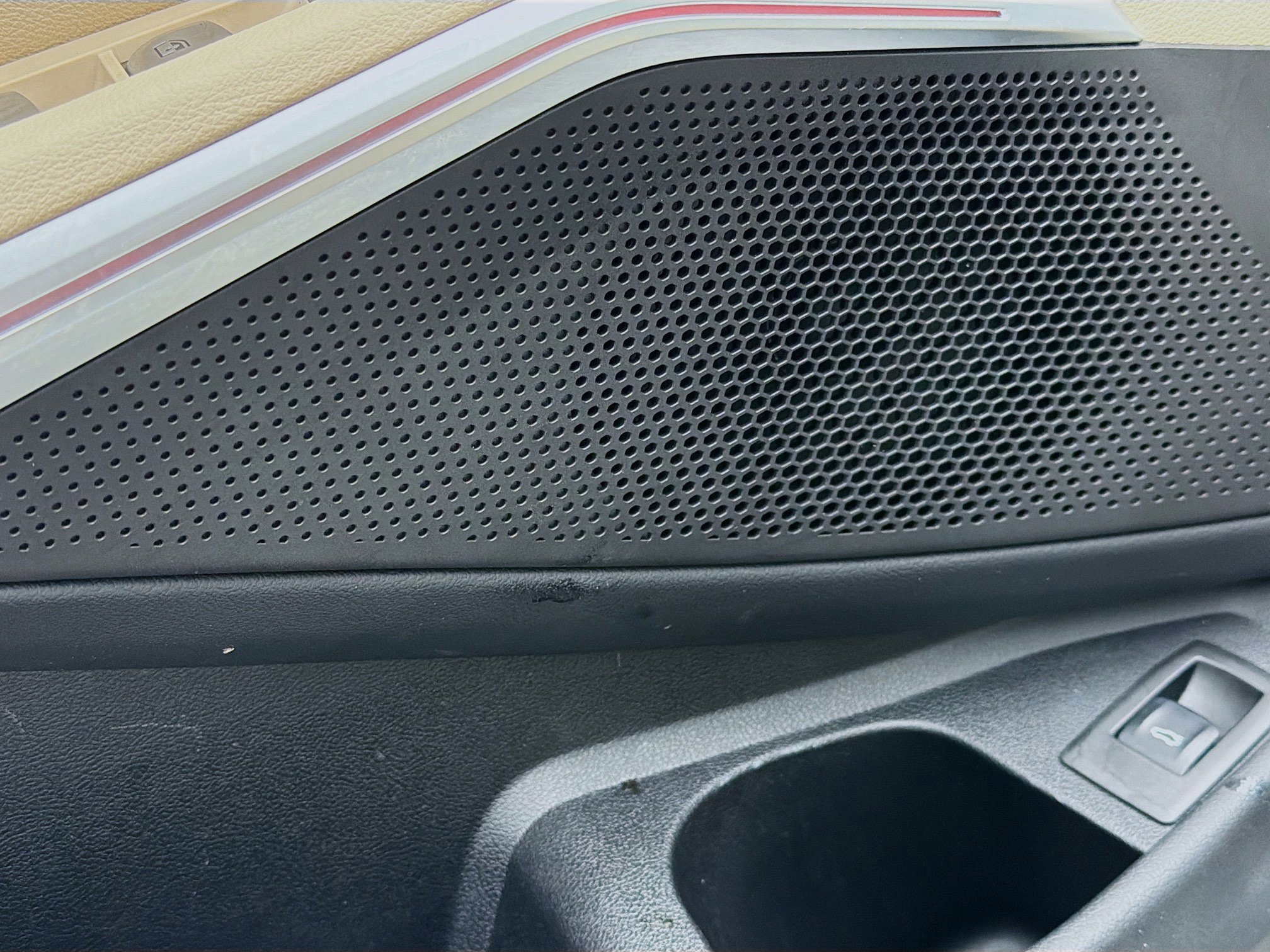 Used 2025 BMW 330i Sedan w/ Convenience Package image 24