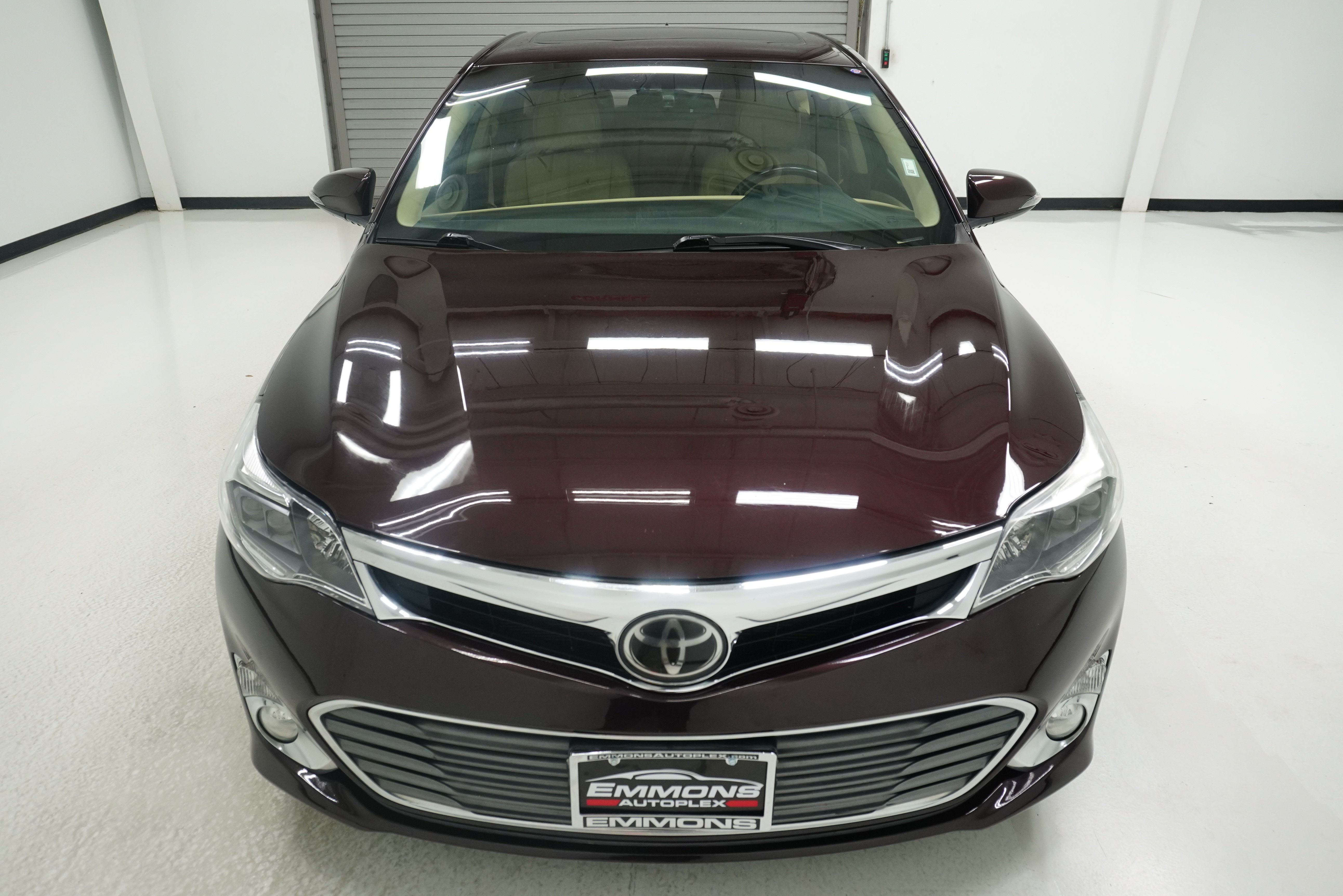 Used 2015 Toyota Avalon Limited w/ Technology Package FWD image 2