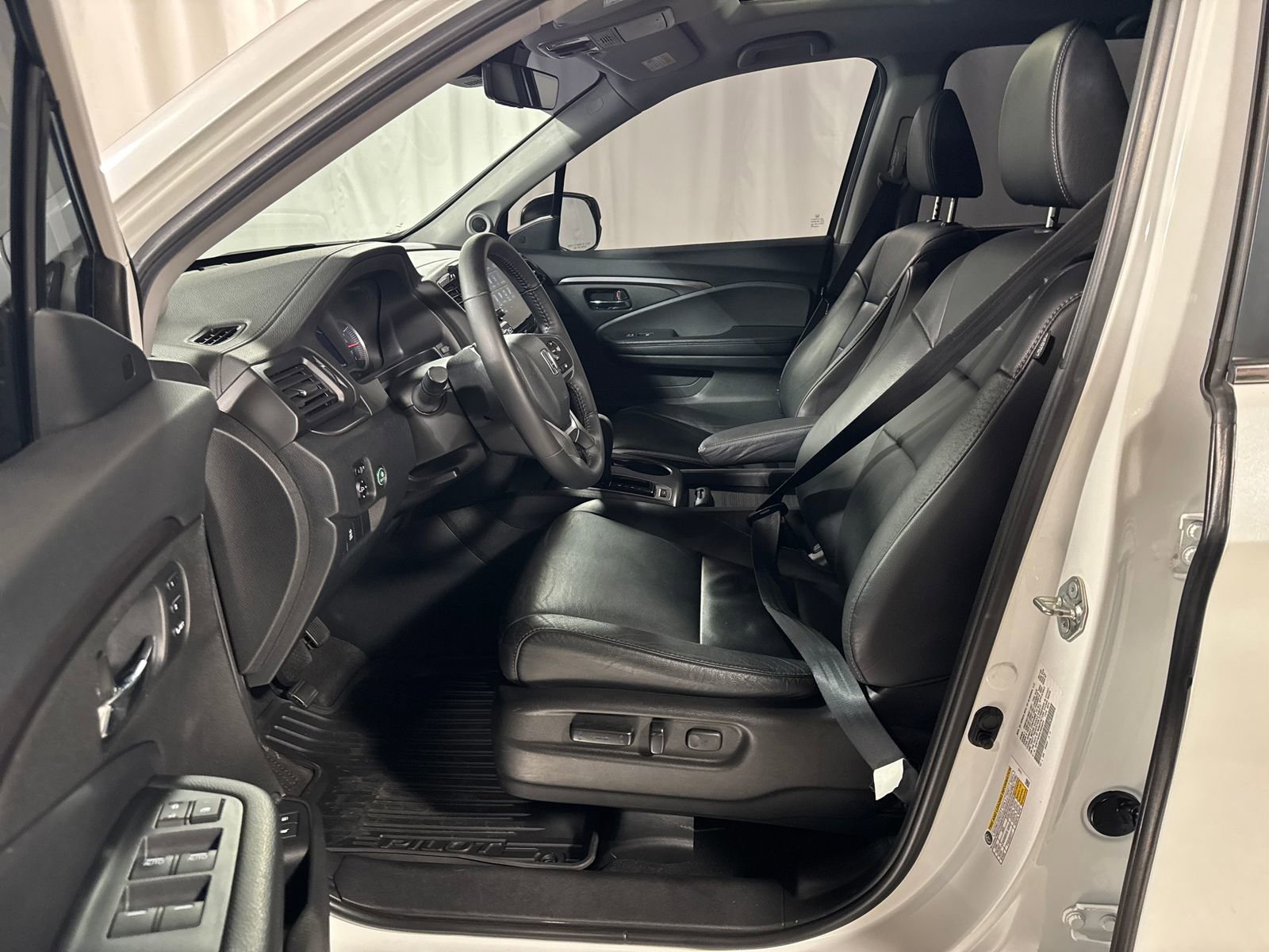 Used 2020 Honda Pilot EX-L image 3