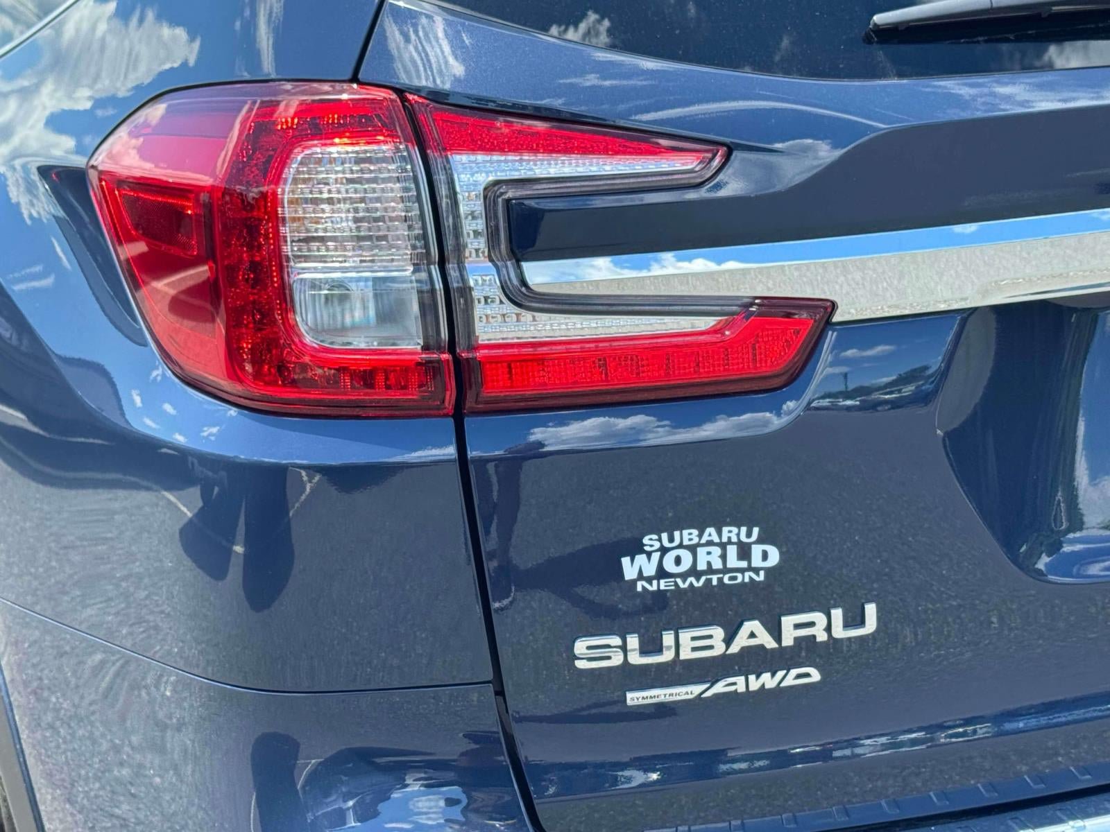 Used 2025 Subaru Ascent Touring AWD/4WD image 8