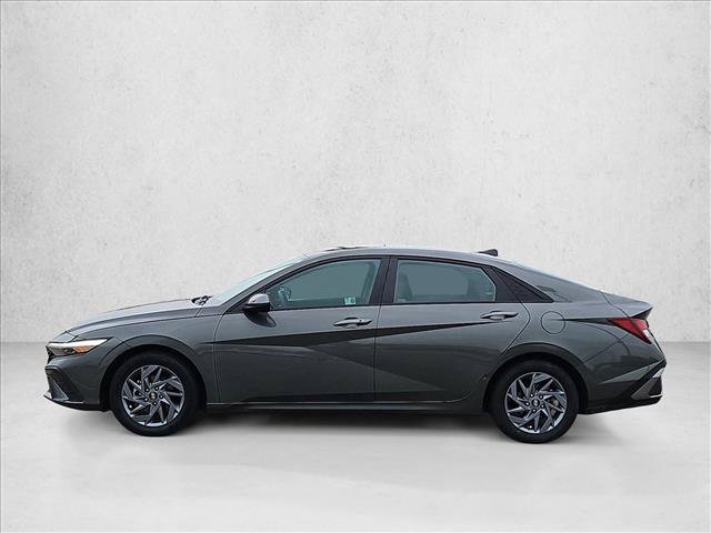 Used 2024 Hyundai Elantra SEL FWD image 8