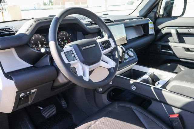 Certified 2025 Land Rover Defender 110 S AWD/4WD image 18