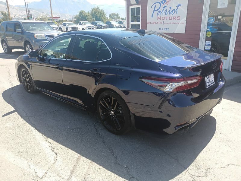 Used 2021 Toyota Camry XSE FWD image 3