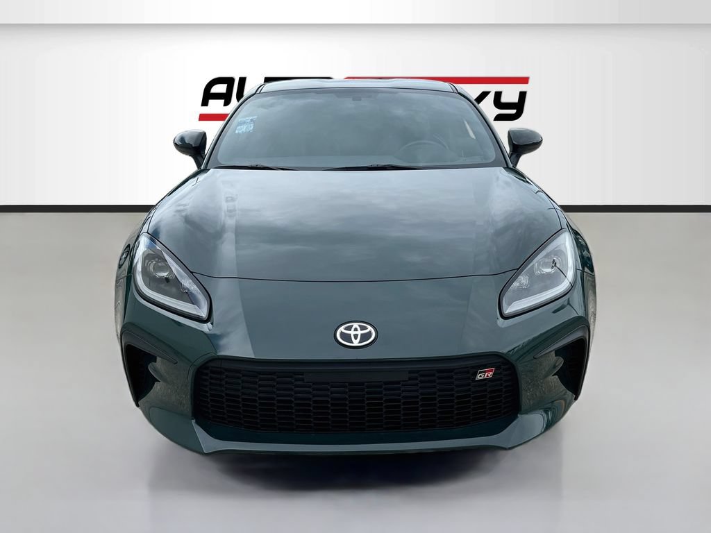 Used 2025 Toyota GR86 Hakone Edition RWD image 2