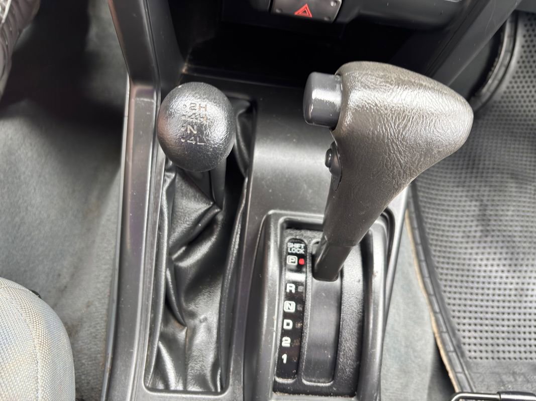 Used 2002 Nissan Xterra XE image 23