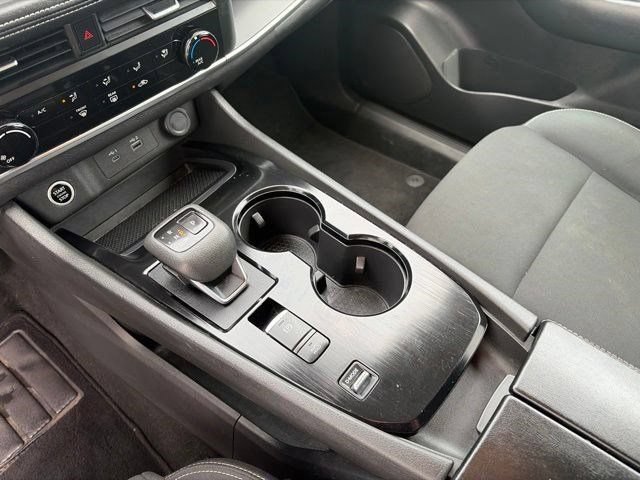 Used 2023 Nissan Rogue S FWD image 24