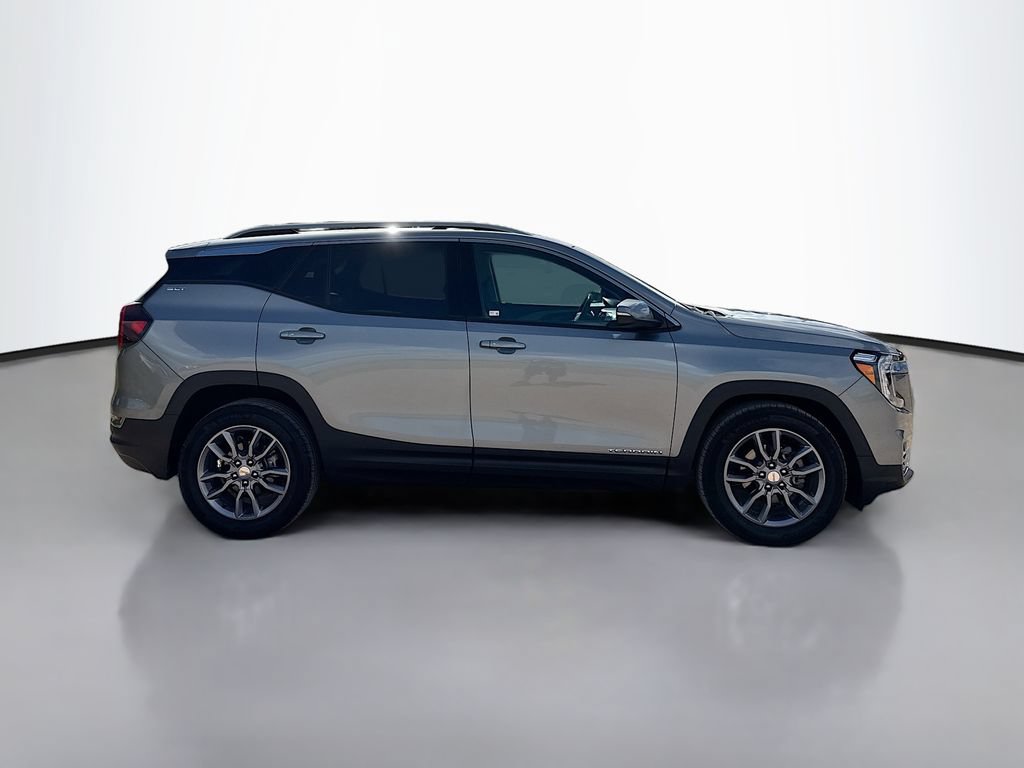 Used 2023 GMC Terrain SLT w/ Infotainment Package II FWD image 8
