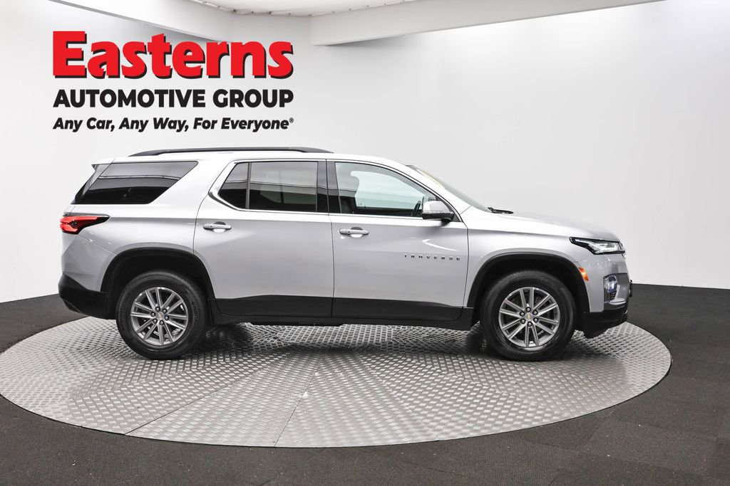 Used 2022 Chevrolet Traverse LT FWD image 4