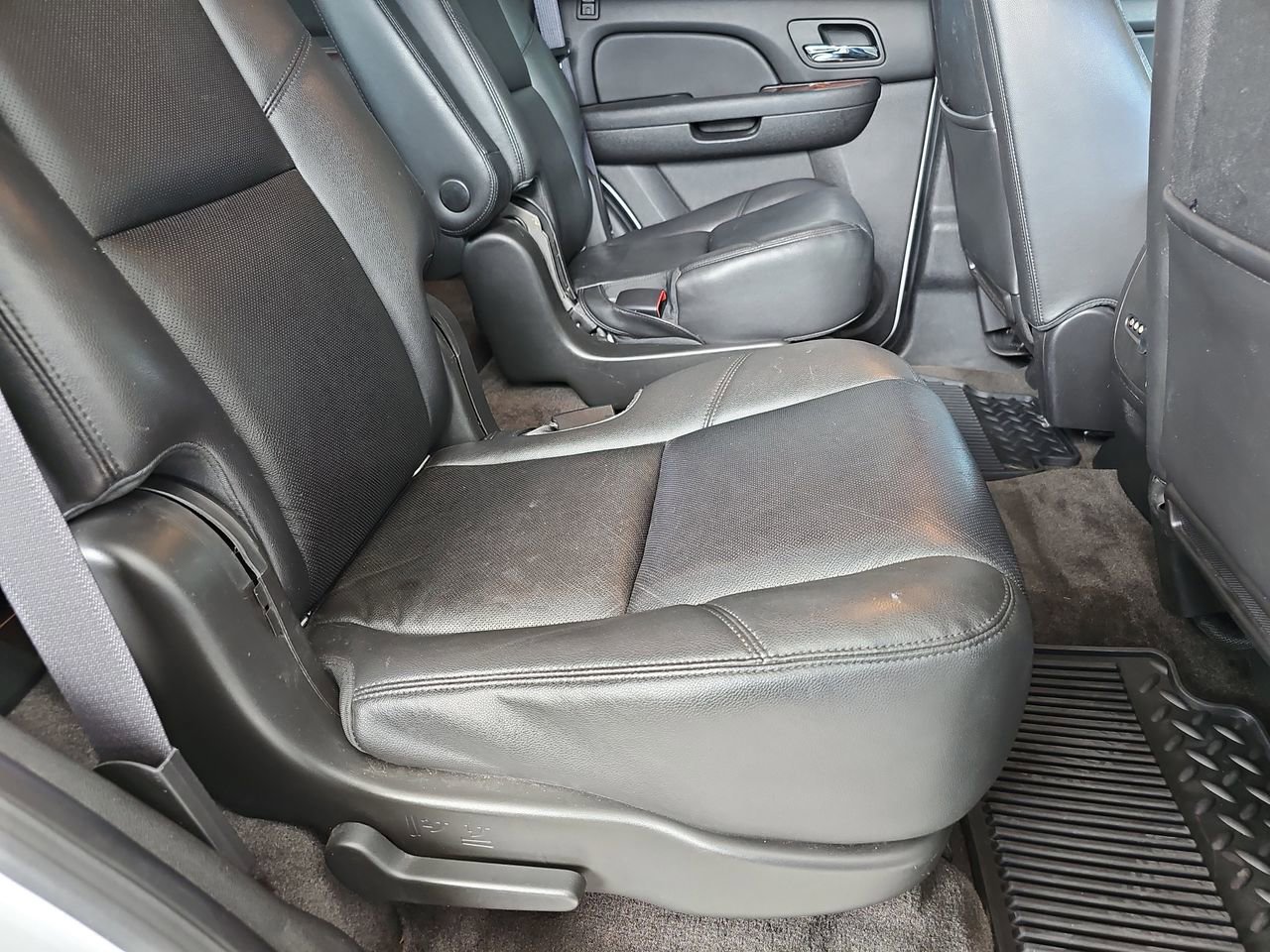 Used 2012 Chevrolet Tahoe LTZ AWD/4WD image 19