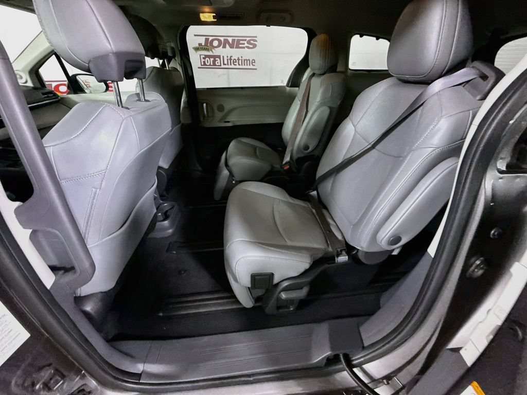 Certified 2024 Toyota Sienna Limited AWD/4WD image 27