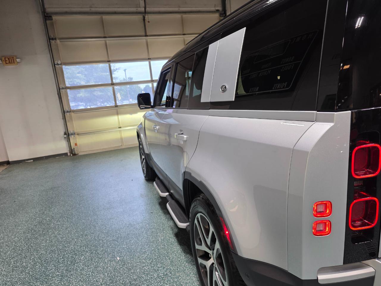 Used 2020 Land Rover Defender 110 HSE AWD/4WD image 10