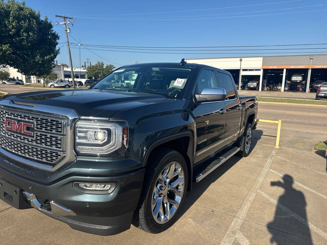 Used 2017 GMC Sierra 1500 Denali AWD/4WD image 1