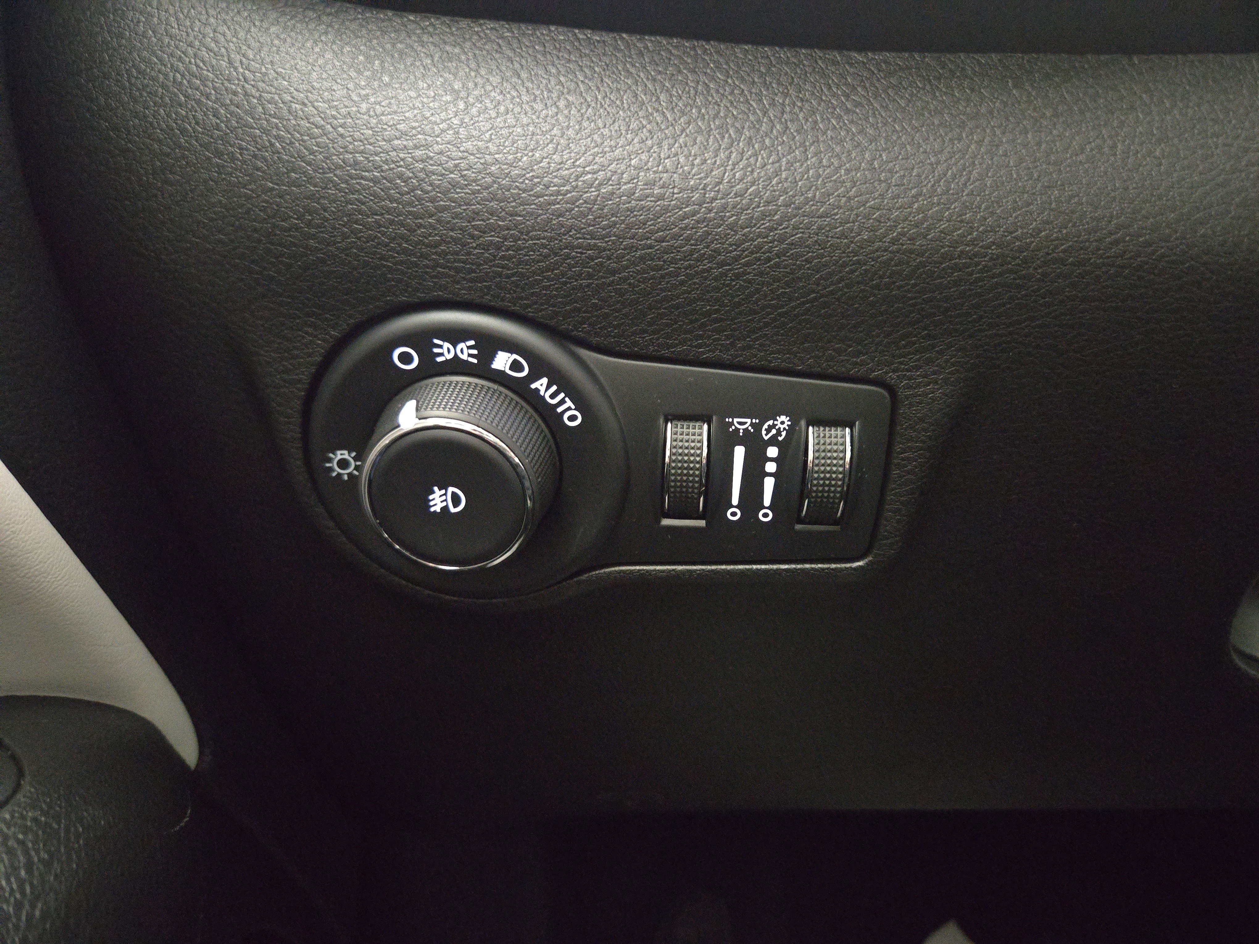 Used 2022 Jeep Compass Limited image 28