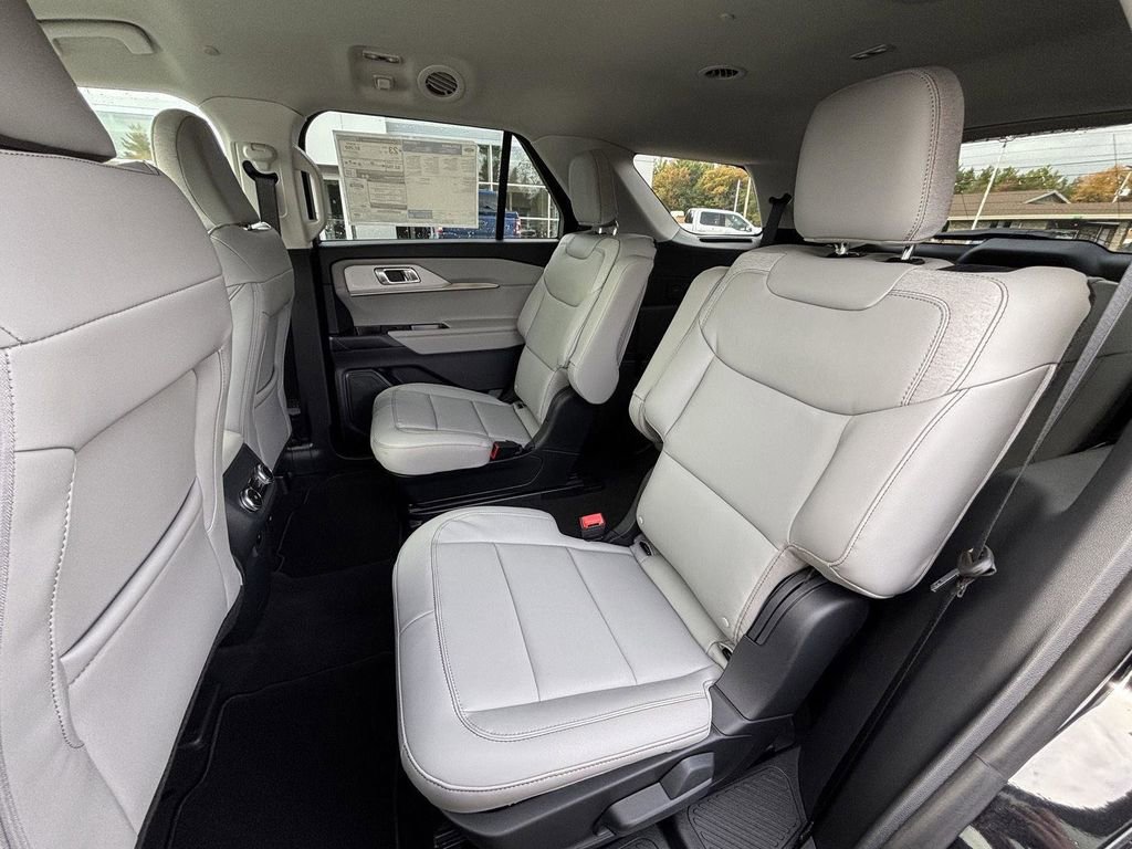 New 2026 Ford Explorer Active w/ Active Comfort Package image 12