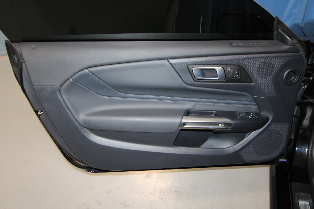 Used 2025 Ford Mustang GT Premium RWD image 5