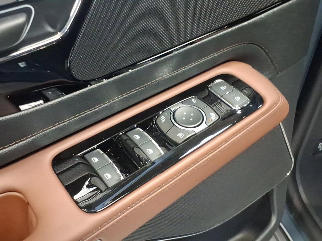 New 2026 Lincoln Aviator Reserve w/ Illumination Package AWD/4WD image 14